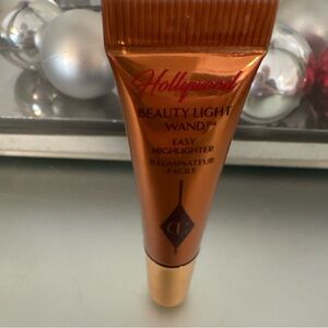 Charlotte Tilbury Beauty Light Wand - spotlight